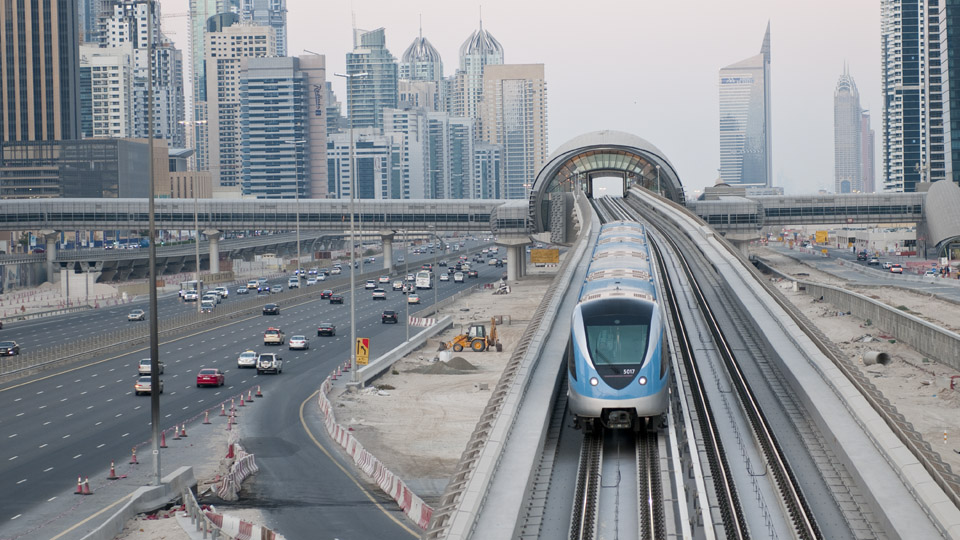 kak-proehat-v-metro-dubai%20(1).jpg